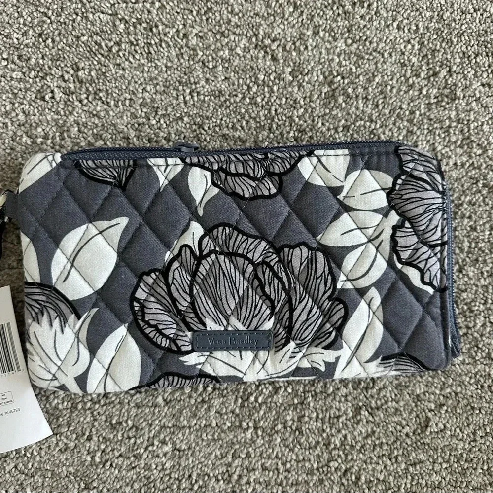 Vera Bradley RFID Blocking‎ Tech Wristlet Moon Shadow Meadow